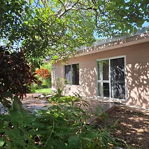 J & Ella's House - 2 Bedroom, 2 Bathroom Cooktown